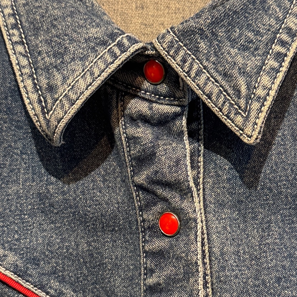 Roper Denim Sleeveless Button-Down Shirt with Red Embroidery - Picture 6 of 9